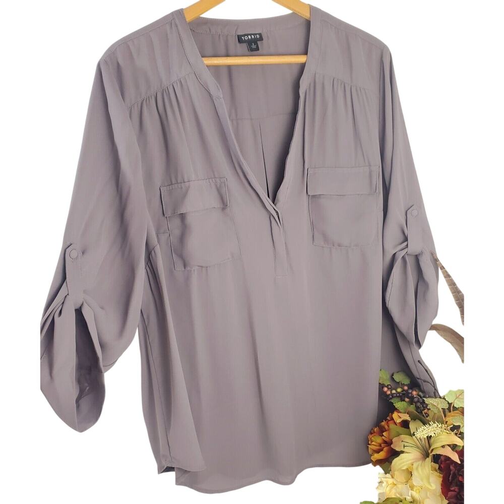 Torrid Harper Top 2 Solid Grey Poly Chiffon Roll Tab Sleeve Womens Plus Size 2X